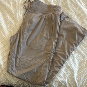 LINED LuLu Lemon Dance Pants SIZE 10 REGULAR in Chrome